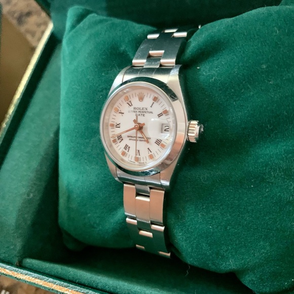 Women’s Rolex Oyster Perpetual Date White Roman dial - Picture 3 of 4